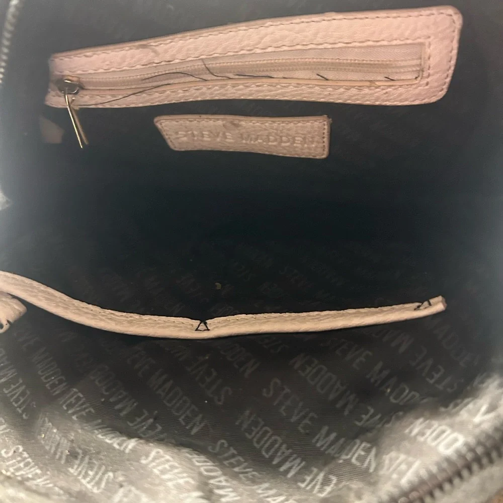 Woman’s Steve Madden black and white striped backpack pocketbook purse - Picture 8 of 10